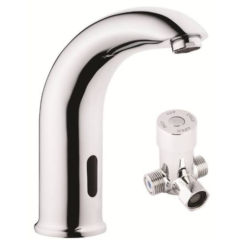 Visoki kromirani lavabo faucet sa priključcima i ventilima, odvojeni mehanizam.