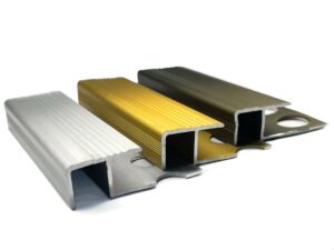 LD STEPENIŠNI PROFIL P77 SREBRNI MAT 2,7 M / 10 MM 000600